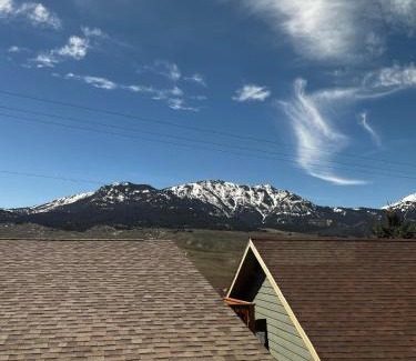Gardiner House | Rhodopa Guest House at Yellowstone #9