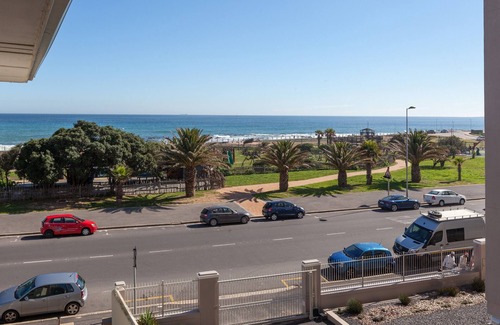 Mouille Point Apartment | Rhodora 31 by CTHA - One Bedroom Apartment, Sleeps 2