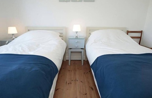 Crynant House | Rhossili Reach in the beautiful Swansea