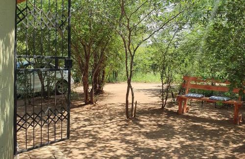 Ha-Lambani Cabin | Rhumbini Lodge