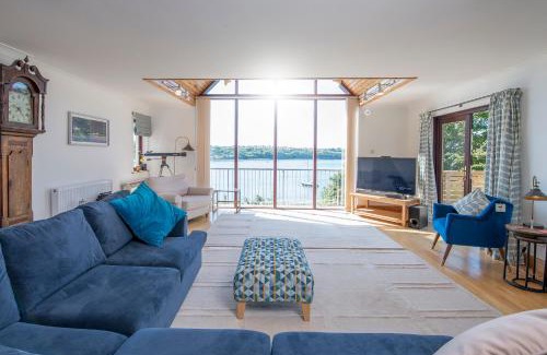 Neyland House | Rhyd Y Groes