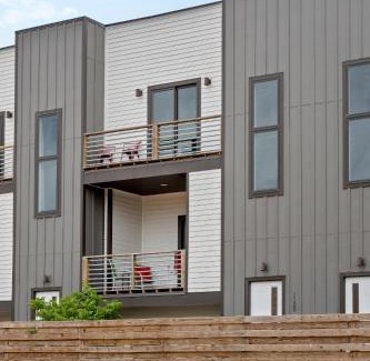 Katie Hill Neighborhood Apartment | Rhythm & View - Large Groups