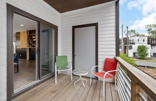 Katie Hill Neighborhood Apartment | Rhythm & View - Large Groups