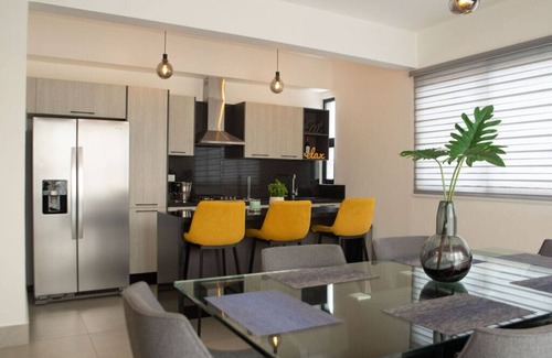 Santiago Province Apartment | ⭐️💫Rialto Residences| Luxury 2 Bedrooms| Pool&Gym✨