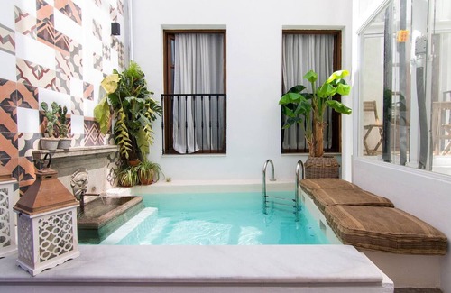 Granada City Center Apartment | Riad Alhambra Delux 2