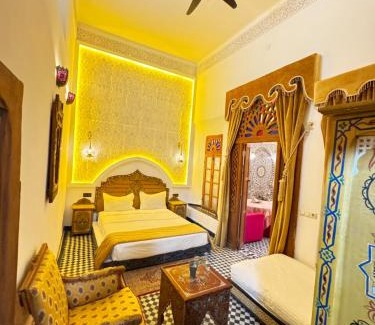Zekkak Er Roumane House | Riad Dar Bab Guissa