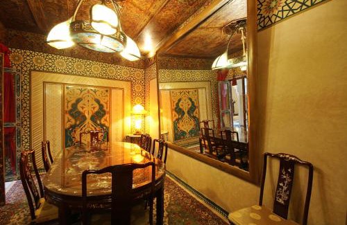 Bab Doukkala House | Riad Esmeralda