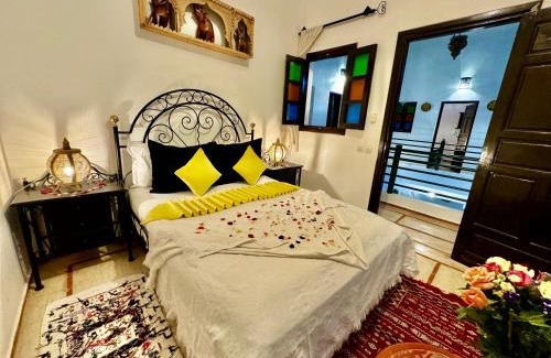 Bab Taghzout House | Riad Iklil
