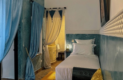 Kbour Chou House | Riad Lapis lazuli - Swimming pool - Terrace - WIFI