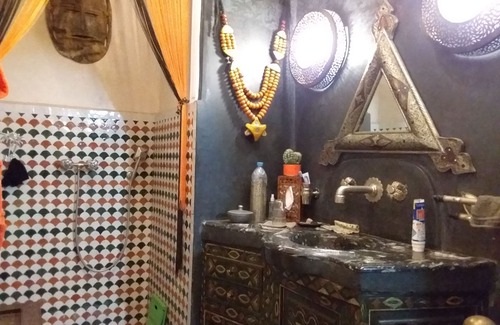 Kbour Chou House | Riad Makene Mouchkill