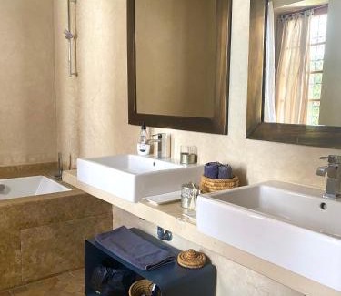 Bab Taghzout House | Riad Rossi