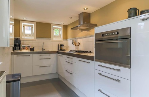 Binnenstad-Noord Apartment | Riant luxe herenhuis op toplocatie centrum Groningen