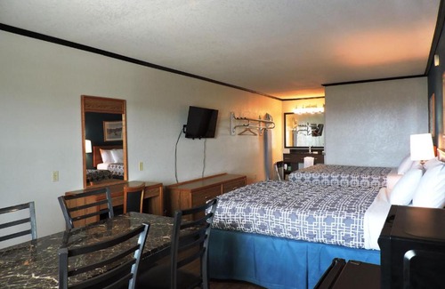 Redford Hotel | Riata Inn - Presidio