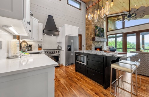 Ellijay Cabin | Rich Mountain Chateau - Ellijay GA