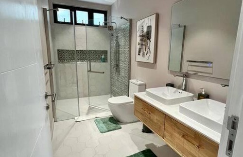 Calodyne Villa | Rich villa is new, stunning and modern