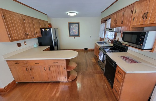 Fishers Hill House | Richard's Fruit Market farm house.