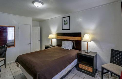 Hollywood Lakes Hotel | Richard's Hotel