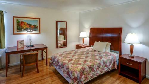 Hollywood Lakes Hotel | Richard's Hotel