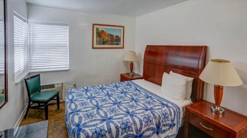 Hollywood Lakes Hotel | Richard's Hotel