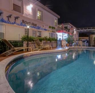 Hollywood Lakes Hotel | Richard's Hotel