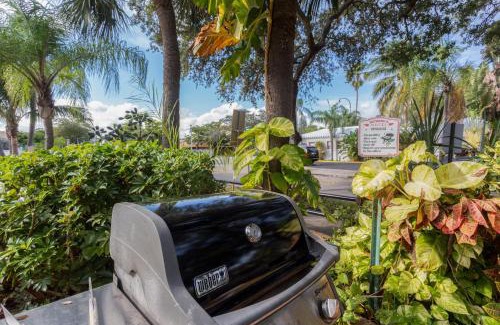 Hollywood Lakes Hotel | Richard's Motel Studios