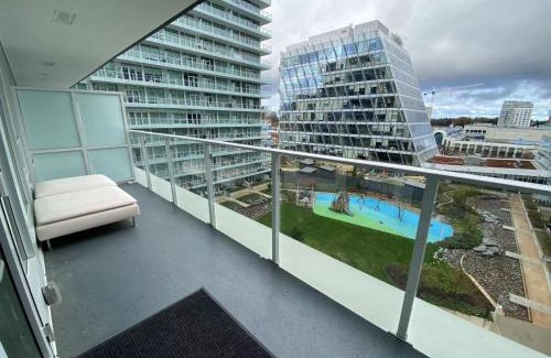 Richmond City Centre Apartment | Richmond center