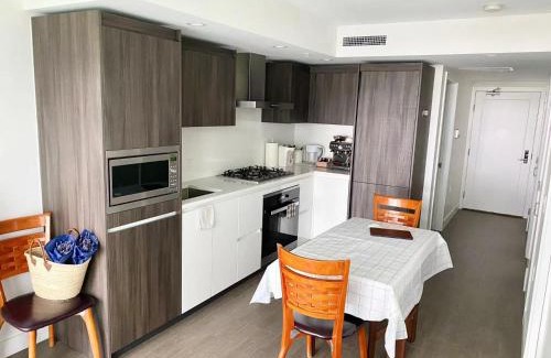 Richmond City Centre Apartment | Richmond center