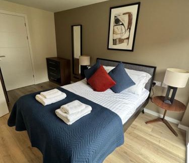 Everton Apartment | Richmond Row by L3 Apartments