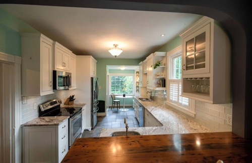 Lakeside House | Richmond, VA 1930's Bungalow with a water view! Close to Lewis Ginter, VMFA,etc.