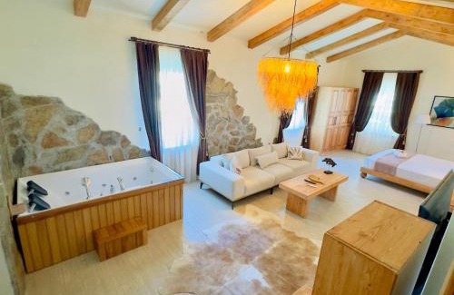 Cesme Hotel | RIDE AND STAY