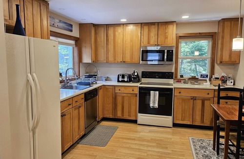 Southwest Harbor Cottage | Ridge Escape on the Quietside of MDI by Acadia National Park - Newly updated, Air Conditioned