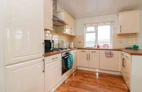 Graddon Cross Cottage | RIDGE'S RETREAT (NO 7 KIGBEARE LODGES), with pool in Sourton Down