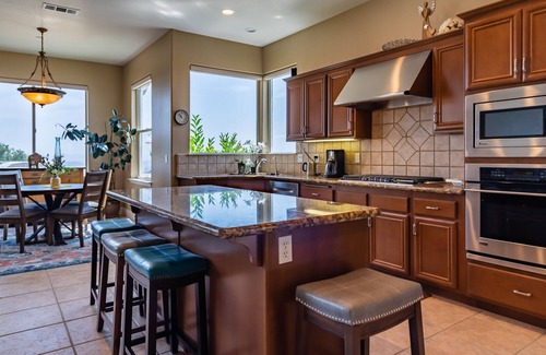 Atascadero House | Ridge View-Enjoy the Spa and Spectacular Views!