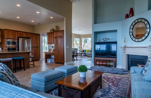 Atascadero House | Ridge View-Enjoy the Spa and Spectacular Views!