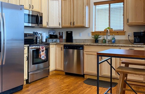 Ronald House | Ridge Views, Spacious Home, Fire Pits, Game Room & XXL Foosball!