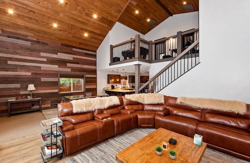 Upper Moonridge Cabin | Ridgecrest Retreat by Destination Big Bear : Luxury Moonridge Cabin with Direct Access to the National Forest! EV Charger!