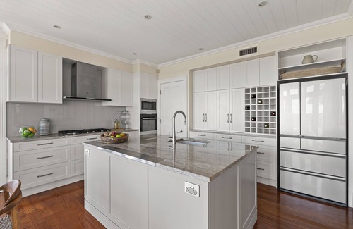 Bayview House | Ridgedale House & Cottage – Luxurious Seaside Retreat