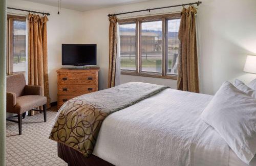 Gardiner Hotel | Ridgeline Hotel at Yellowstone, an Ascend Collection Hotel