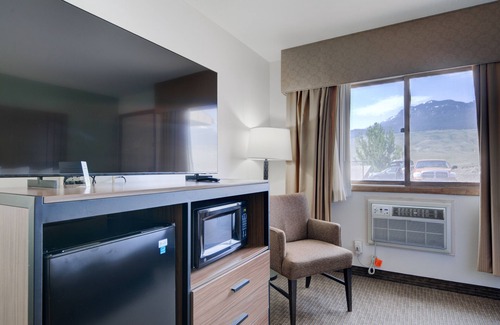 Gardiner Hotel | Ridgeline Hotel at Yellowstone, an Ascend Collection Hotel