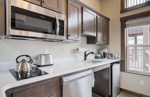 Gardiner Hotel | Ridgeline Hotel at Yellowstone, an Ascend Collection Hotel