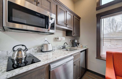 Gardiner Hotel | Ridgeline Hotel at Yellowstone, an Ascend Collection Hotel
