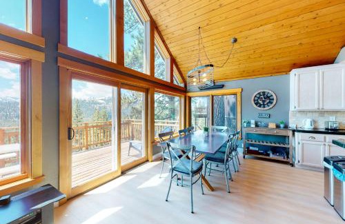 Truckee House | Ridgeline Panorama