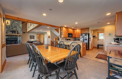 McHenry House | Ridgetop Dog Friendly Retreat w/Hot Tub & Views