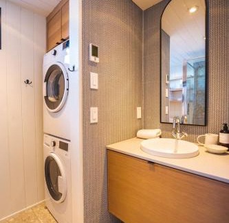 Lac Beauport Ski Chalet | RidgeView - Mountain View and Spa Near Quebec City