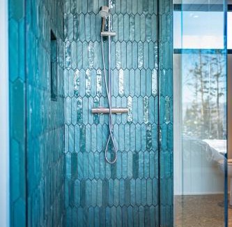 Lac Beauport Ski Chalet | RidgeView - Mountain View and Spa Near Quebec City