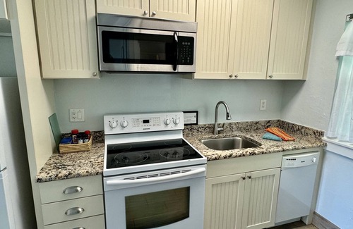 Crescent Beach Apartment | Ridley Suite at The Silver Sands on Crescent Beach