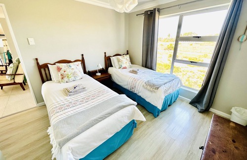 Stompneusbaai Apartment | Rienks Beach Nook - Coziest Spot on the West Coast