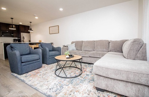Manhattan Condo | Right across from Bill Snyder Stadium w/parking! Family size condo.