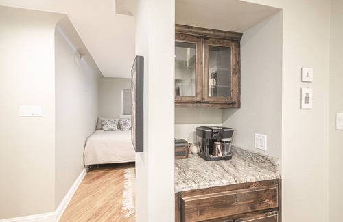Midland House | Right At Home-Midland Park View
