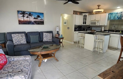 Bouvet Island Cottage | Right Direction Rentals Paradise Beach House